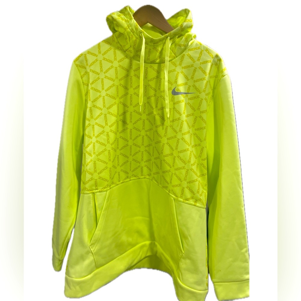 "Yellow Nike Hoodie: Great Condition, Stylish & Comfy."